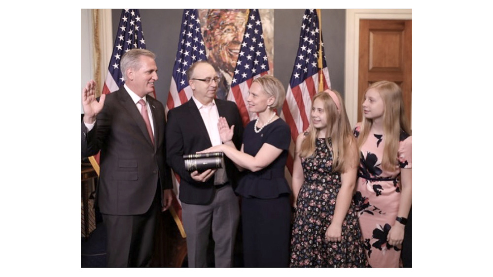 Victoria Spartz Takes Oath As New 5th District Representative