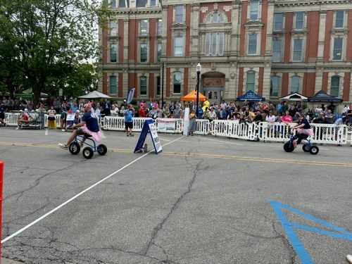 Bed-Race-2025_pig race finish line
