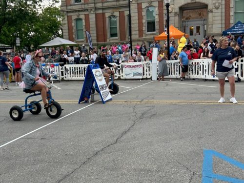 Bed-Race-2025_pig race start line