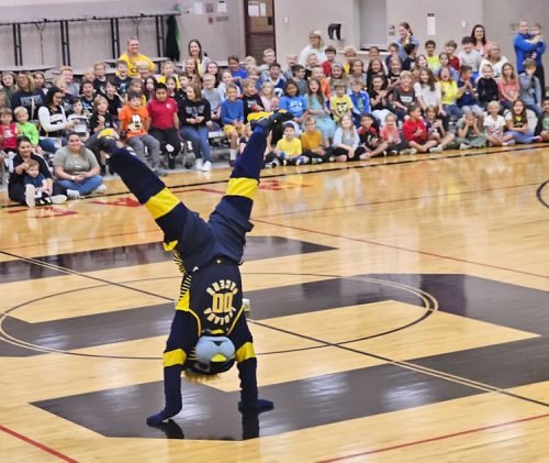 Boomer-visits-SES-(2)