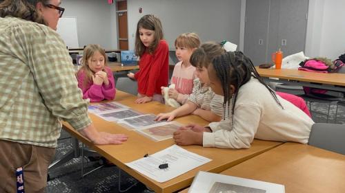 Brownies visit Crossroads Discovery Center (09)