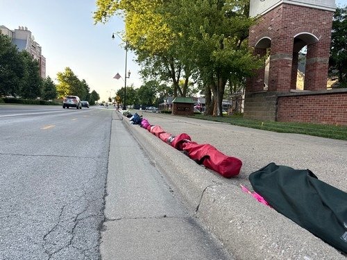 Carmel Parade saving seats (Nik)