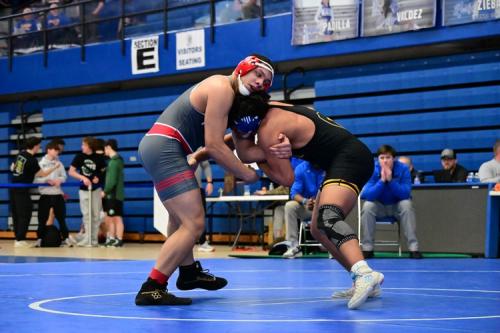 Chris Quarles(Fishers) vs Adel Navarrete(Carmel)