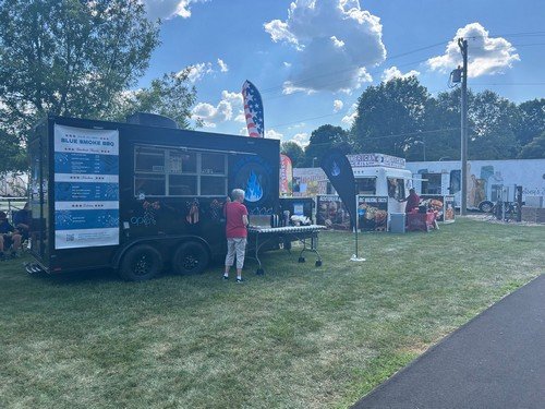 Cicero Lights 2025 (Grace)_food truck 1