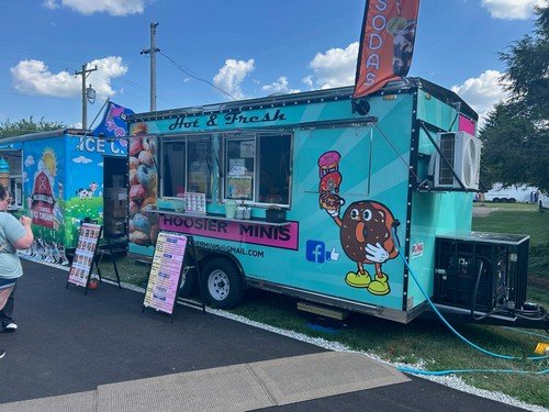 Cicero Lights 2025 (Grace)_food truck 3