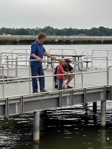 Cicero kids fishing_9280