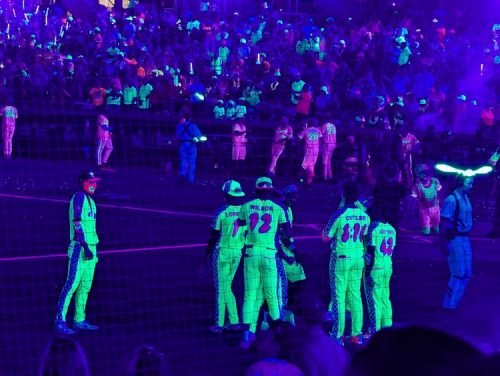 Cosmic Baseball_20260919_010940094