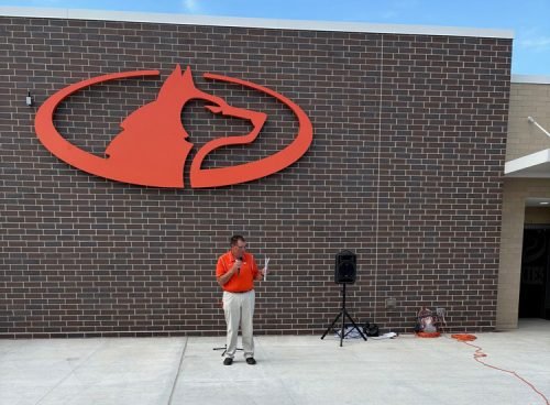 Heights-ribbon-cutting_3449
