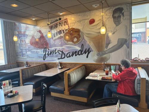 Jim Dandy Noblesville closing (04)