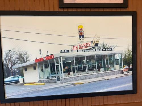 Jim Dandy Noblesville closing (05)