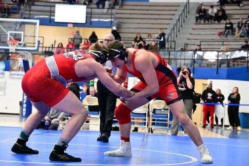 Julian Burgett (Fishers) vs Noah Weaver (Rossville)