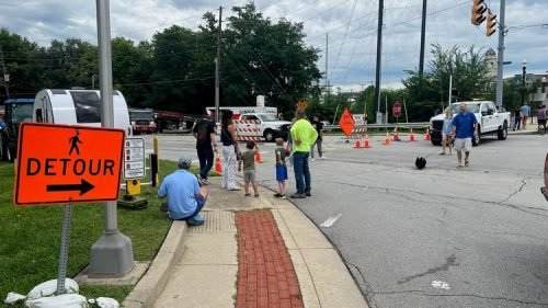 Noblesville flood tourists (2)