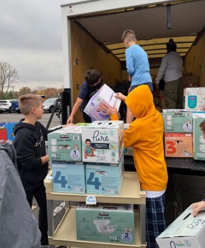 Our-Lady-of-Grace-Catholic-School-food-drive-(1)