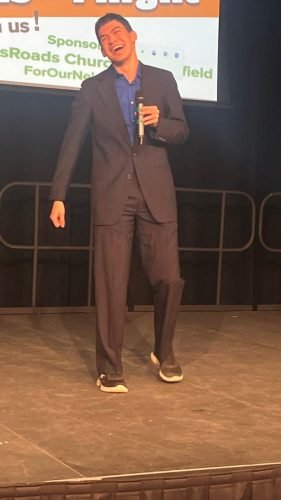 PizzaPunchlines2026_Peter Fulton sings Volare (1)