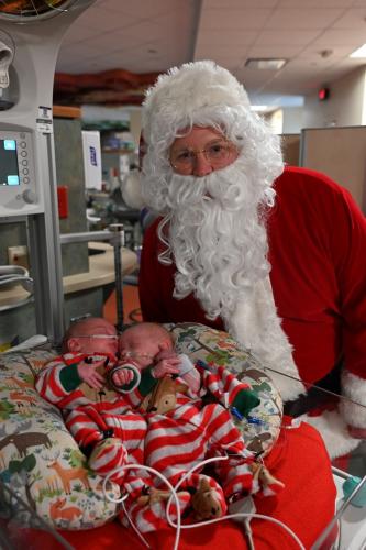 Santa visits St Vincent NICU (16)