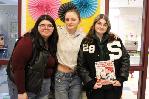 Sheridan loves reading_8878