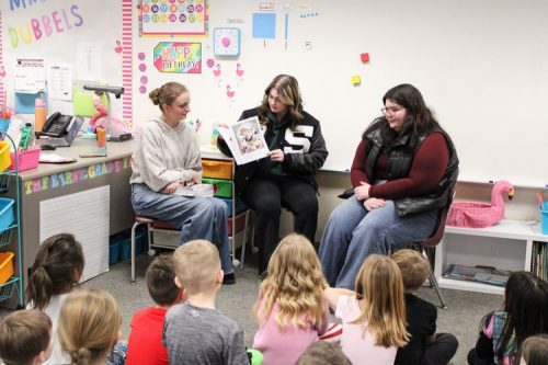 Sheridan loves reading_8889