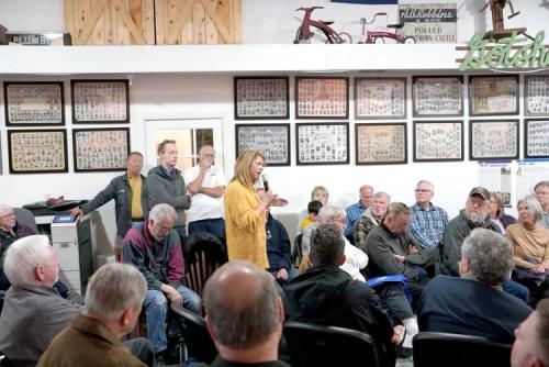 Spartz town hall in Sheridan (5)