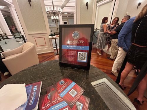 Titanic_ovation-society